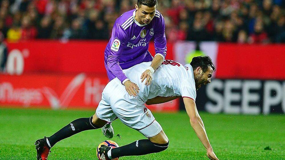 Real (Cristiano Ronaldo im lila Trikot) kam an Sevilla nicht vorbei