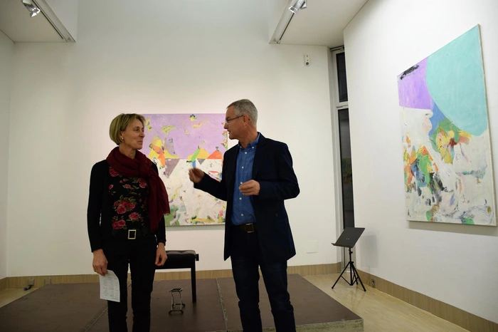 Die Gitarrenpädagogen Andrea Lackner von der Musikschule tonART und Janez Gregorič von der Slowenischen Musikschule haben mit ihren jungen Gitarristen ein vielseitiges Programm erarbeitet