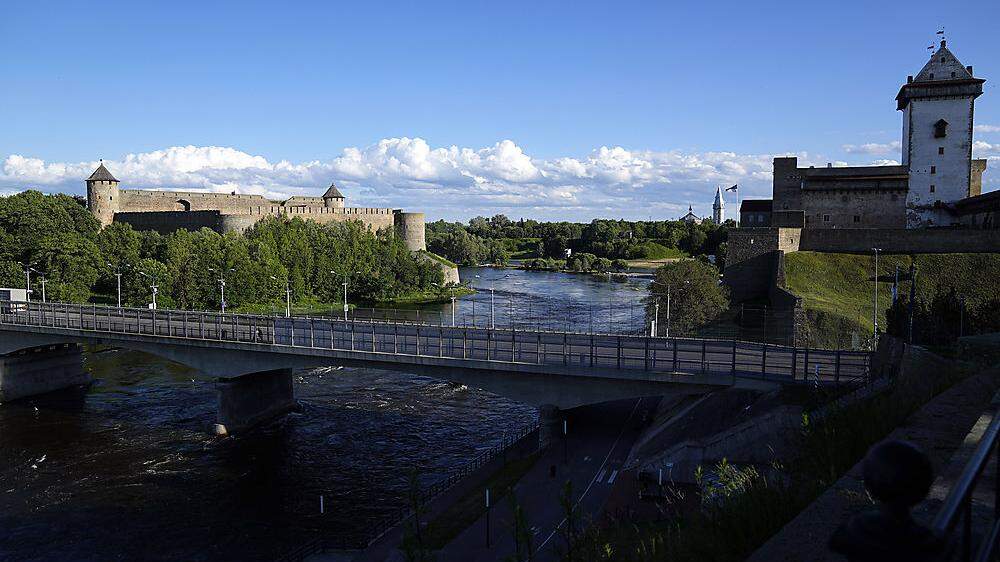 In Narva befindet sich einer von drei Grenzübergängen zu Russland