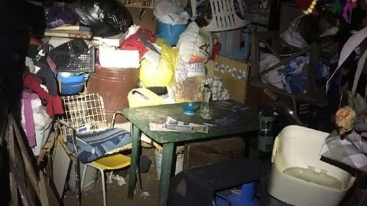 Die Baracke, in der die Frau gefangen gehalten wurde 