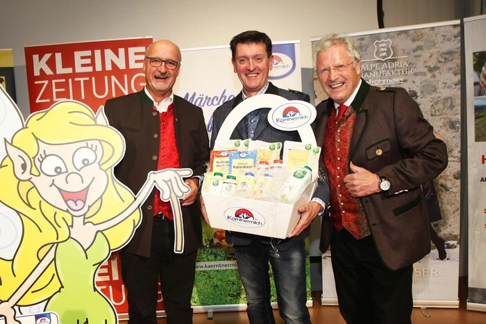 Fest der Stimmen im edu-care Seminarzentrum im Treffen, Bild vlnr. Klaus Glanznig (Bgm. Treffen), Seppi Rukavina (Moderator) und Richi Di Bernardo (Projektleiter)