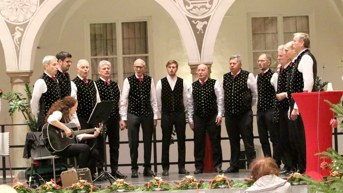 Wenn die Chorgemeinschaft Funder zum Adventsingen lädt, bleiben die Besucher nicht aus.  