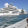 Eine von vielen: Die Superjacht Amadea, die einem russischen Oligarchen zugeschrieben wird, liegt auf Fidschi vor Anker