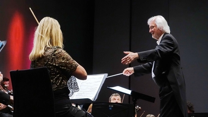 Alois Hochstrasser, der heuer sein 50. Dirigierjubiläum feiert, leitete das großartige Konzert.