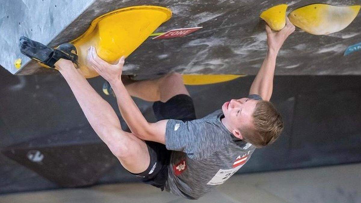 Maximilian Lenz beim Bouldern