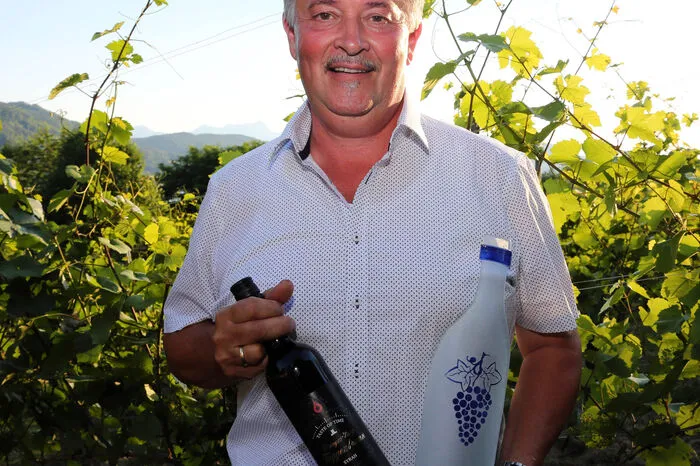 Hubert Vittori von Burg Taggenbrunn bestand mit einem spätreifenden Syrah 2018 eine große Herausforderung.