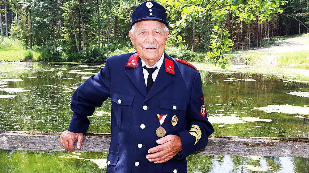 „Die anderen sind weggestorben, jetzt bin ich aufgerückt“, so Peter Hinteregger, mit 101 Jahren Kärntens ältester Feuerwehrmann 
