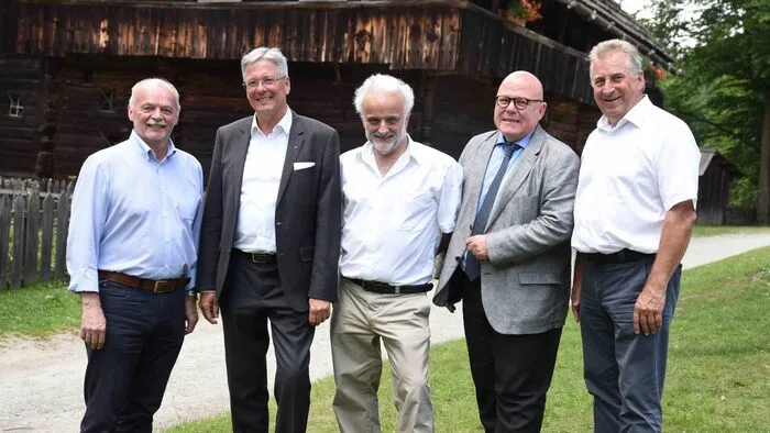 Landeshauptmann Peter Kaiser, Heimo Schinnerl, Igor Pucker, Christian Wieser (Kärntner Landesmuseum) und Rudolf Planton, Obmann vom Verein Kärntner Freilichtmuseum stellten diese Attraktion am Mittwoch der Öffentlichkeit vor.