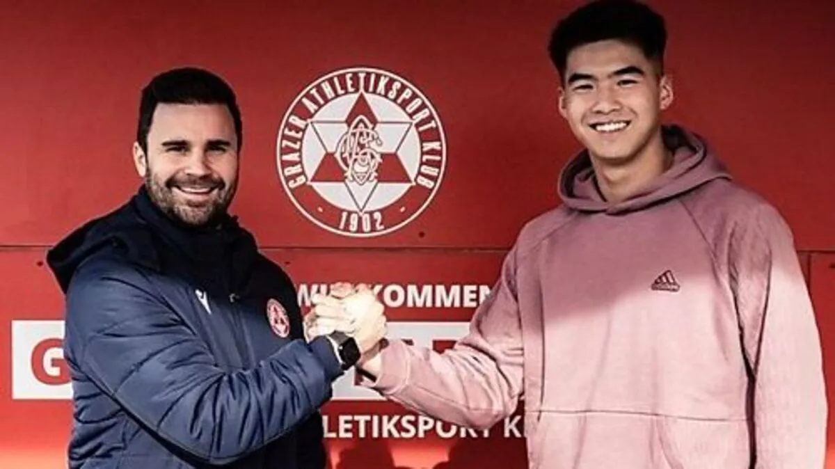 Dieter Elsneg mit Neuzugang Shaoziyang Liu