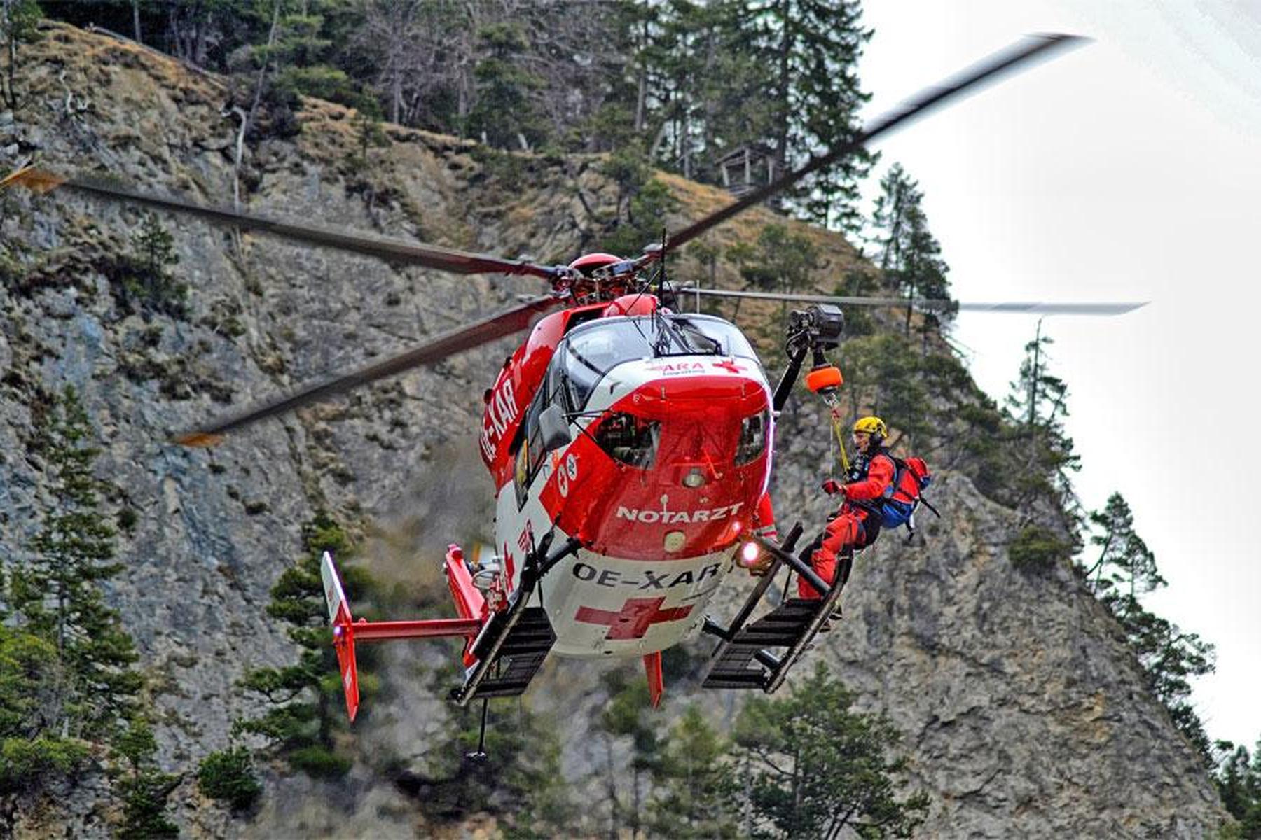 Schwer verletzt : Wanderin stürzte in Kärnten 15 Meter tief über eine Felswand