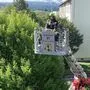 Die diensthabende Mannschaft rückte mit einem Tanklöschfahrzeug und der Drehleiter zum Einsatzort aus