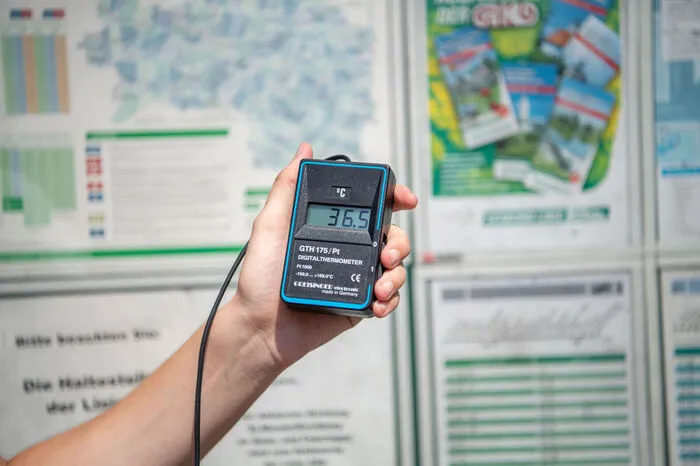 Bei unseren Messungen im Haltestellenbereich war der Jakominiplatz tatsächlich der heißeste Ort in Graz - mit 36,5 Grad.
