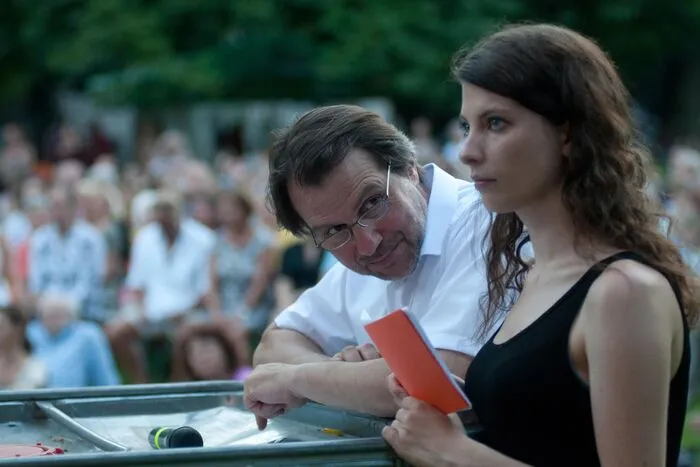 ... Theaterschauspielerin Nora Köhler und Intendant Mathis Huber führten durch den kurzweiligen Kreativparcours ...