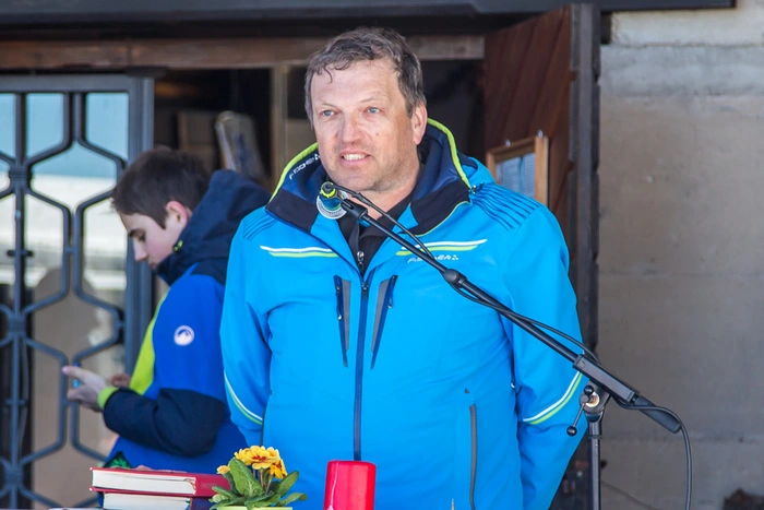 uch Geschäftsführer Hubert Ramskogler zeigt sich stolz und zufrieden: „Wir sind stolz, diese Saison 70. 000 Besucher auf der Petzen gehabt zu haben."