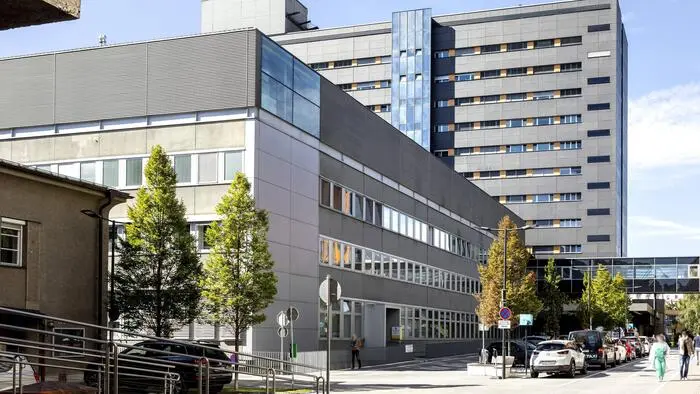 Der Mann wurde in die Innsbrucker Klinik gebracht