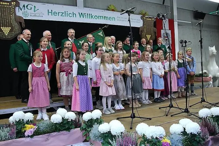 Als musikalische Gäste waren SoundG’fühl sowie eine Instrumentalgruppe der Musikmittelschule Stallhofen und der Schülerchor der Volksschule Stallhofen unter Leitung von Barbara Oswald dabei.