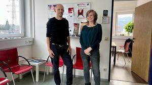 Stehen bei fit2work beratend zur Seite: Case-Manager Stefan Feurle sowie Teamleiterin und Case-Managerin Katharina Herrmann (v. l.)