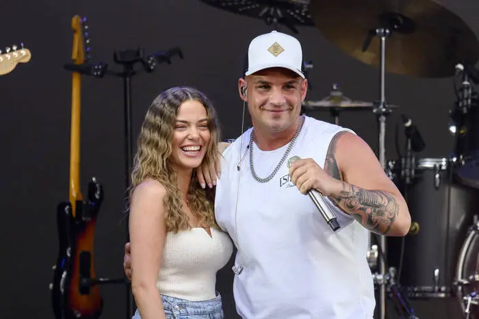 Influencerin Laura Maria Rypa und Sänger Pietro Lombardi waren seit 2020 mit Unterbrechungen zusammen. Im August 2025 zogen sie endgültig den Schlusstrich, sie haben zwei gemeinsame Kinder