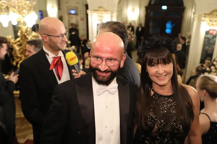 Promi-Friseur Dieter Ferschinger mit der Shopping Seiersberg-Centerleiterin Sylvia Baumhackl