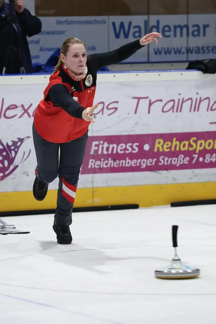 WALDKRAIBURG,GERMANY,08.MAR.24 - ICE STOCK SPORT - IFI European Championships, target competition, ladies. Image shows Julia Omelko (AUT).
Photo: GEPA pictures/ Mathias Mandl