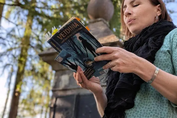 An insgesamt vier Stationen las Doyle aus ihrem Buch und nahm die Besucher mit in die geheimnisvolle Welt von Veidinia