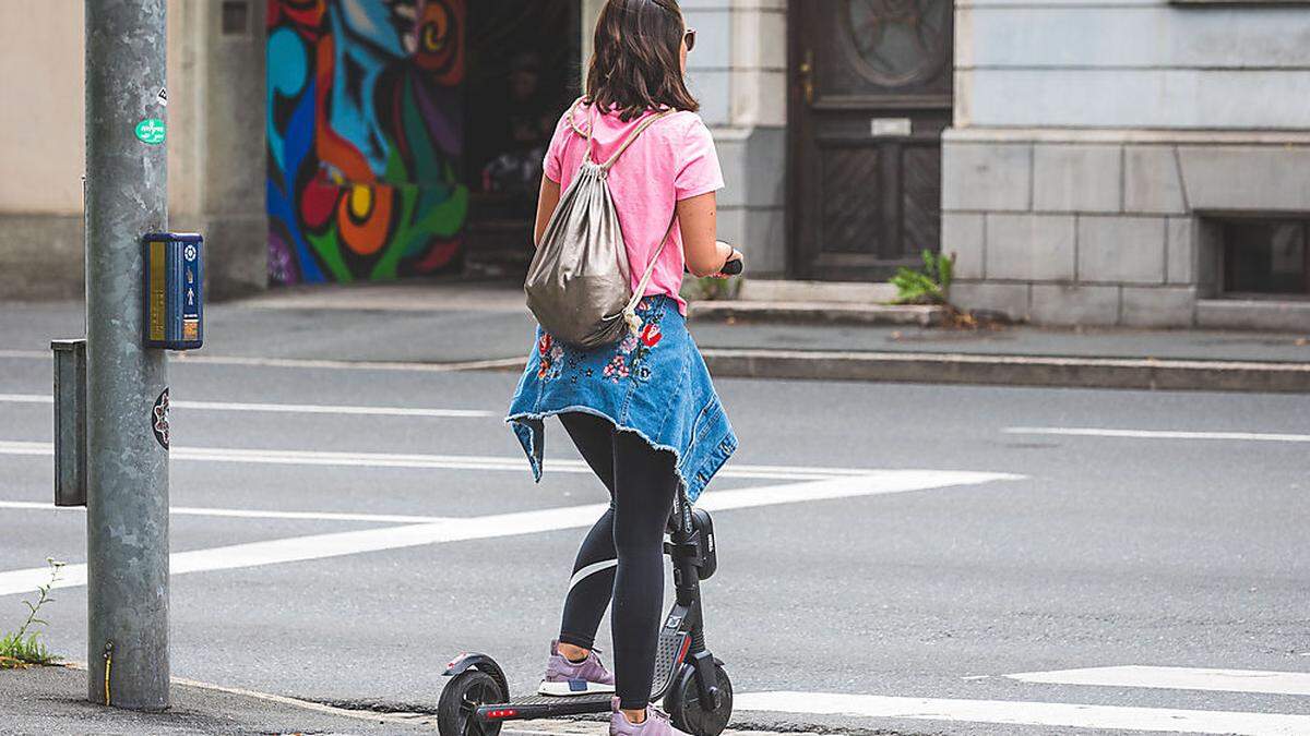 100 neue E-Scooter rollen durch Klagenfurt.