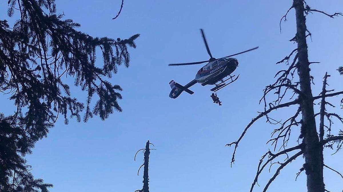 Per Hubschrauber wurde der Wanderer abtransportiert