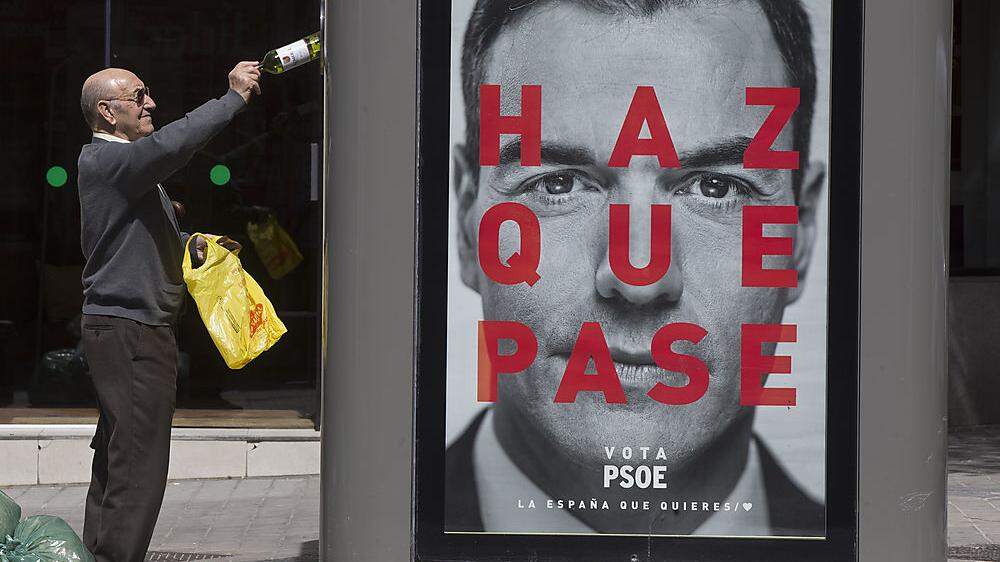 Der sozialistische Regierungschef Pedro Sanchez kommt bei den Wahlen in Spanien unter Druck von rechts