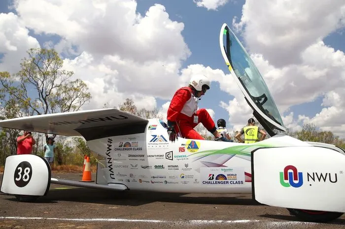 Mit dem Rennen soll die Aufmerksamkeit auf den Solarantrieb gelenkt und die Entwicklung von Solarautos vorangetrieben werden.