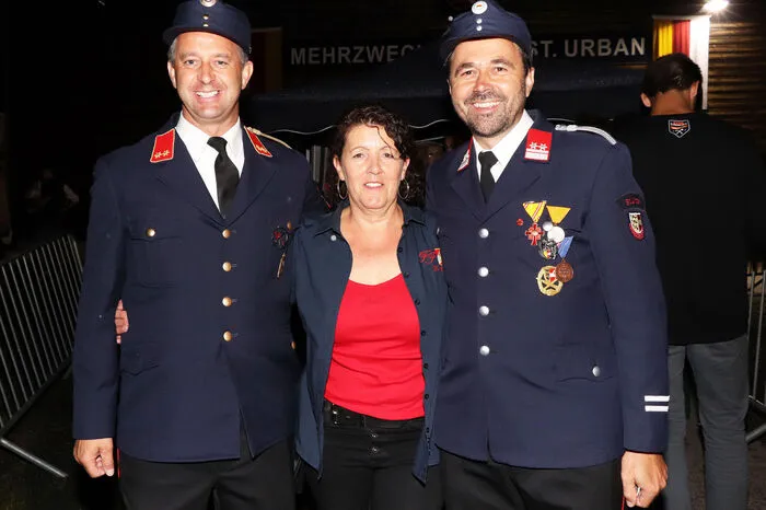 Waren beim Eingang und begrüßten die zahlreichen BesucherInnen von Links: FF-Kommandant Edmund Dreschl, Angelika Dreschl (Kassier) und Bürgermeister Dietmar Rauter.