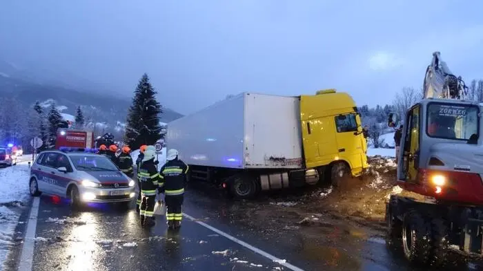 Am Montagnachmittag alarmierte die Feuerwehrzentrale die FF St. Martin am Grimming zu einen Verkehrsunfall.