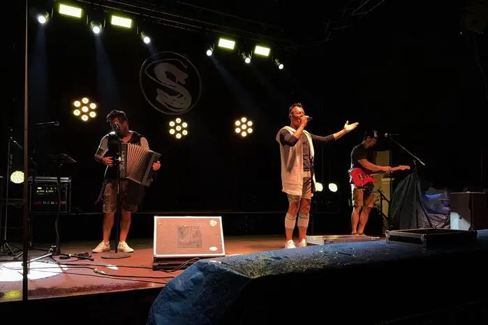 Für den flotten Sound auf der Bühne sorgten „Lafnitztaler Blas“, „ST3“ und Stimmungsmacher „Zwirn“ aus Oberösterreich.
