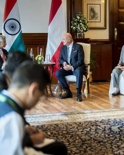 Hoffen auf indische Aufträge: Bundeskanzler Christian Stocker und Wirtschaftsminister Wolfgang Hattmannsdorfer (beide ÖVP)