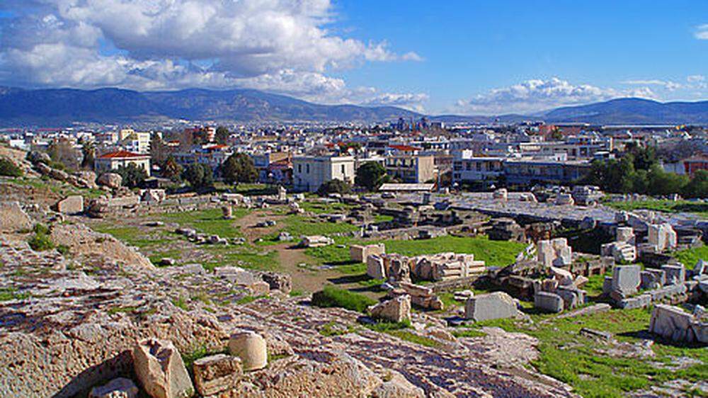 Blick auf die antiken Stätten von Elefsina 