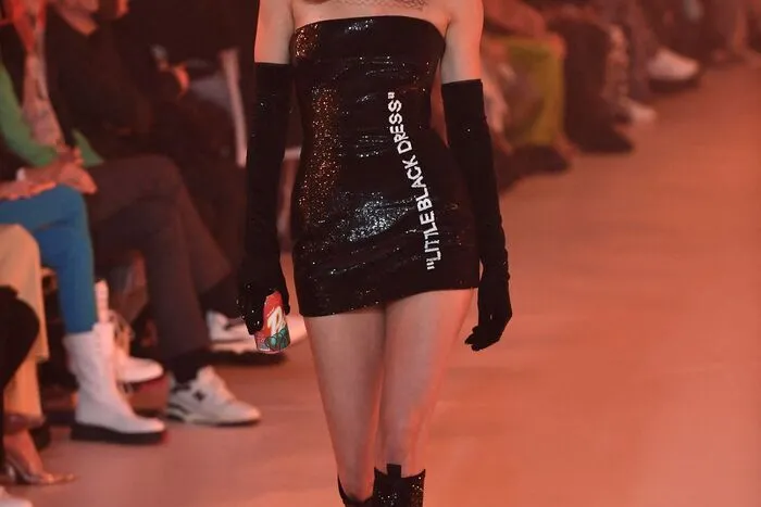 Auch Kendall Jenner wurde am Laufsteg gesichtet. Kein Wunder, "Off-White" ist ein Lieblingslabel der Millenials.