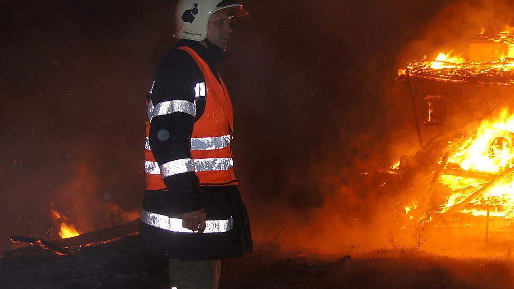 Die Feuerwehren von St. Gallen und Oberreith konnten die brennende Veranda schließlich löschen