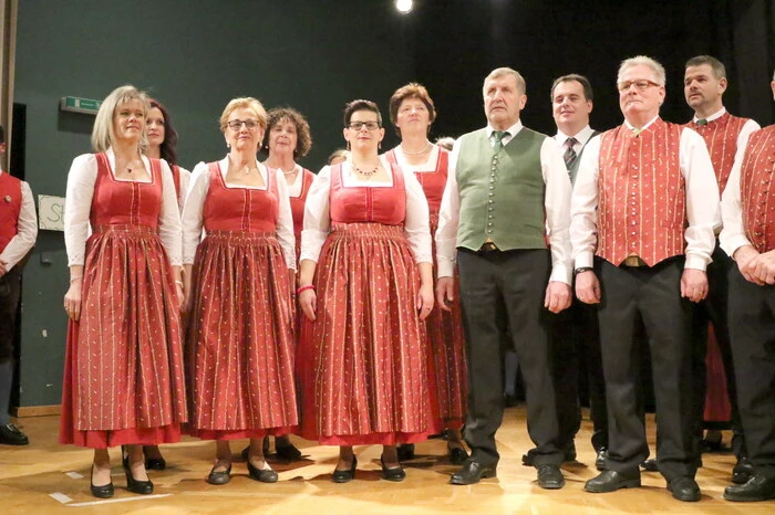 Unter dem Motto „40 Jahre Freude am Singen“ lud der Klangkörper am Samstagabend zur Feierstunde in den Kultursaal von Kraig.