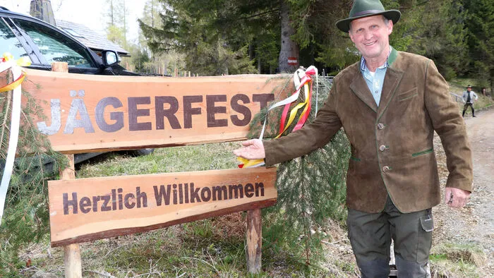 Bereits zum 18. Mal veranstaltete der Jagdverein Zedlitzdorf unter ihrem Obmann Wolfgang Niederbichler (am Foto) und seinem Team das „Zedlitzdorfer Jägeralmfest“ rund um die Marockhütte auf 1.550m Seehöhe.