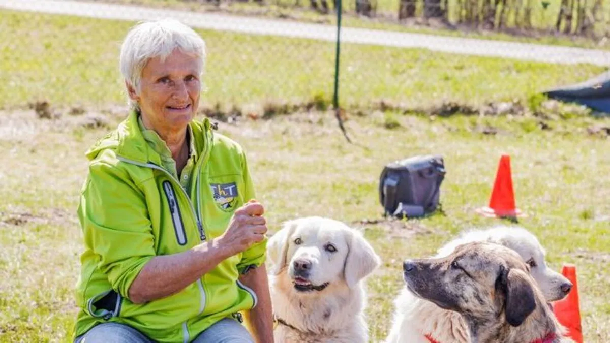 Cornelia Lorenz (64) aus Feistritz im Rosental bildet seit 20 Jahren Therapiebegleithunde aus.