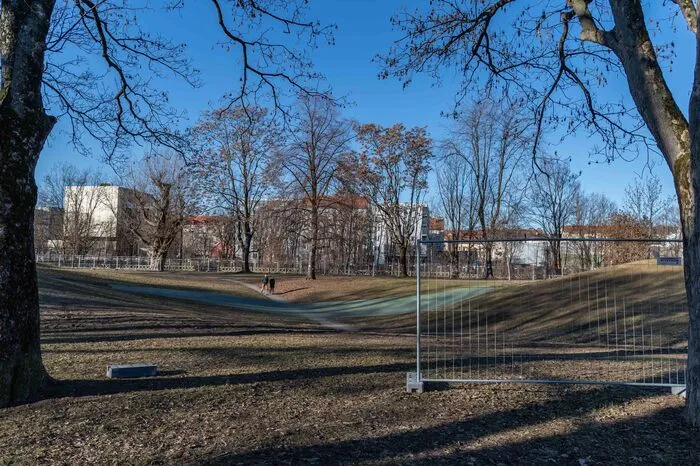 Das Baufeld wird freigemacht...