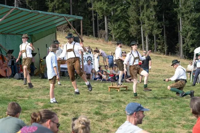 Organisiert wird dieser beliebte Almabtrieb vom Bauernbund, der Landjugend und von der Weidegemeinschaft Mönichwald.  