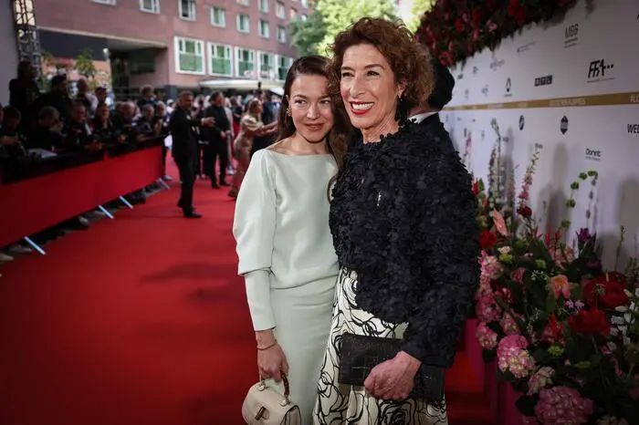 Hannah Herzsprung mit Adele Neuhauser