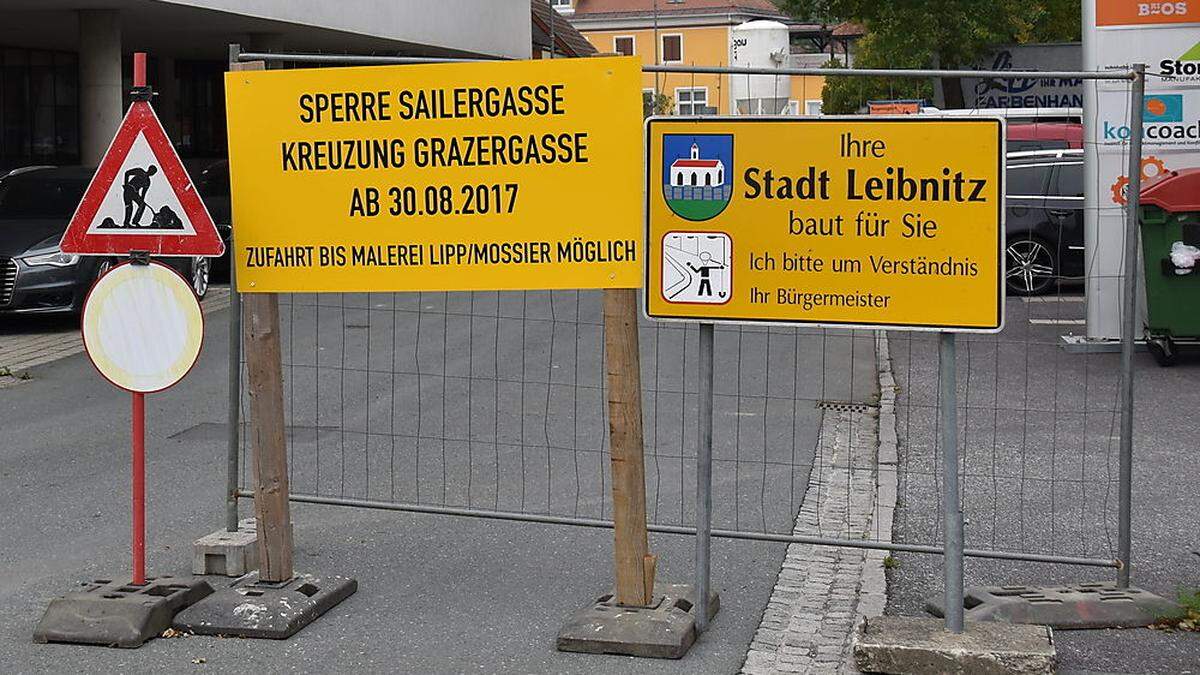 Der Umbau der Kreuzung ist noch voll im Gang. Die Mehrheit hält den Kreisverkehr für sinnvoll.