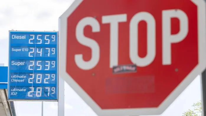 Spritpreise an einer Aral-Tankstelle in Bonn am Wochenende