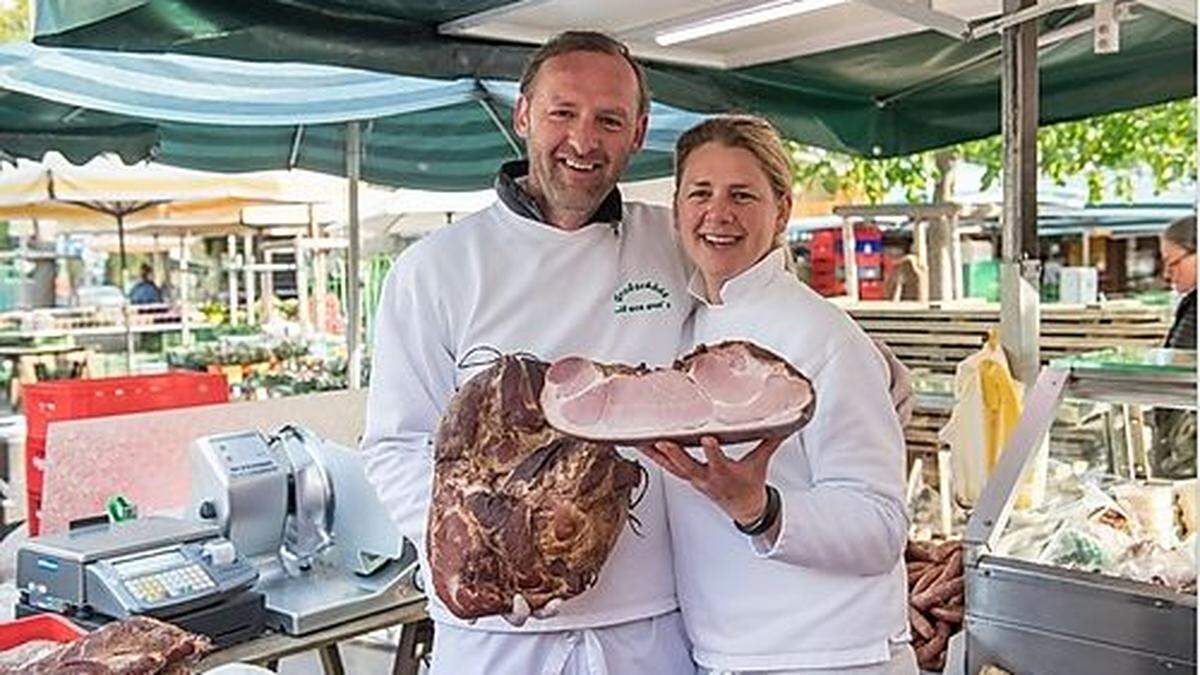 Fixe Größen am größten Bauernmarkt am Kaiser-Josef-Platz: Heidi und Erwin Großschädl