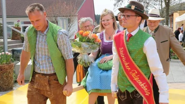 Bei einem ebenso vielfältigen Rahmenprogramm mit Musik, Tanzeinlagen und regionaler Kulinarik wurde bis in die Morgenstunden gefeiert.