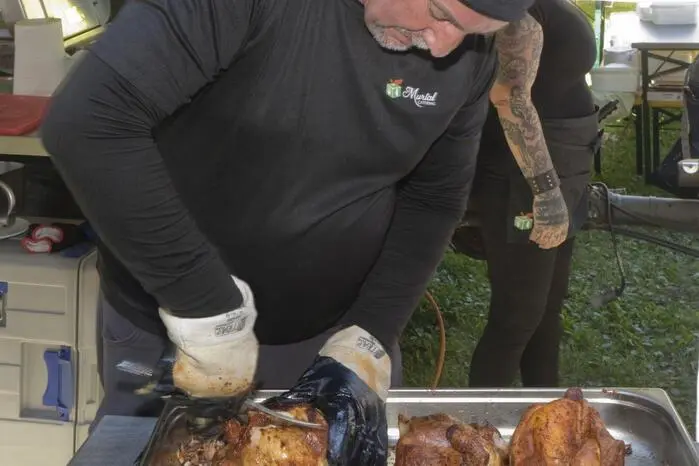 Auch kulinarisch blieb kein Wunsch offen – von Kirtasuppe bis Kaiserschmarrn und Brathendl.