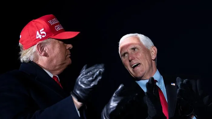 "Ich stehe an der Seite von Präsident Donald Trump. Wir müssen jede LEGALE Stimme zählen."