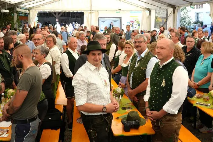 Blick ins Festzelt.