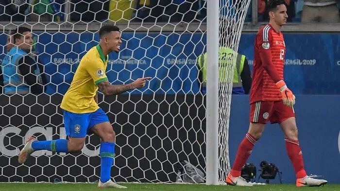 Gabriel Jesus jubelt über seinen verwandelten Elfer